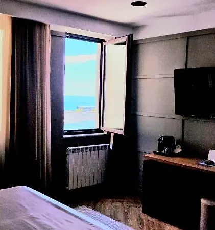Alnis Boutique 4* كونستانتا